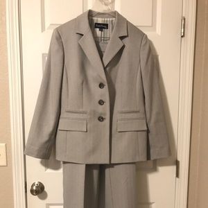 Evan Picone Light Gray Women's Pantsuit